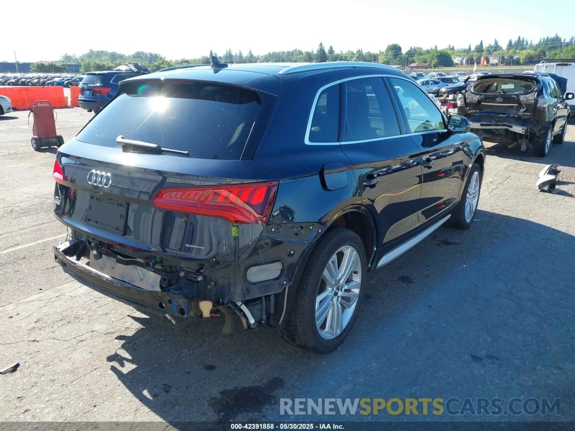 4 Photograph of a damaged car WA1BNAFY0L2020863 AUDI Q5 2020