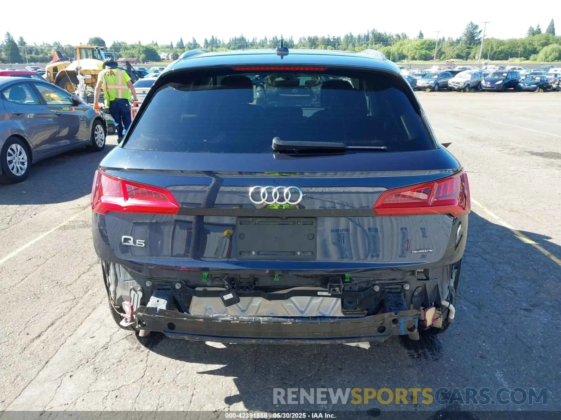 6 Photograph of a damaged car WA1BNAFY0L2020863 AUDI Q5 2020