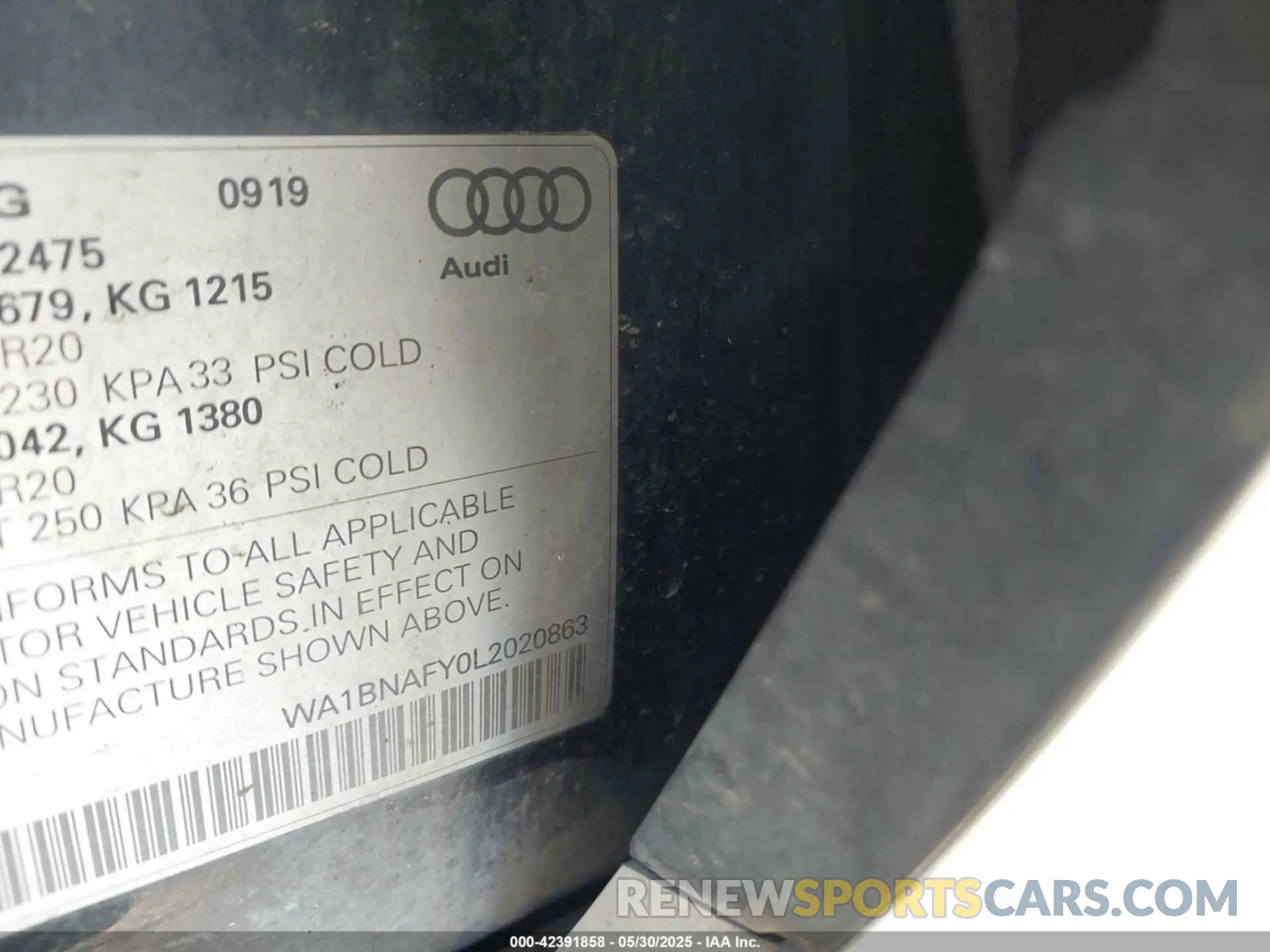 9 Photograph of a damaged car WA1BNAFY0L2020863 AUDI Q5 2020