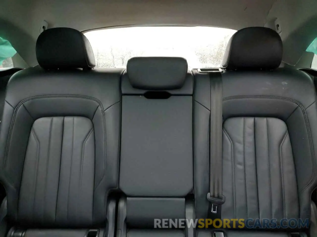 10 Photograph of a damaged car WA1BNAFY0L2023987 AUDI Q5 2020