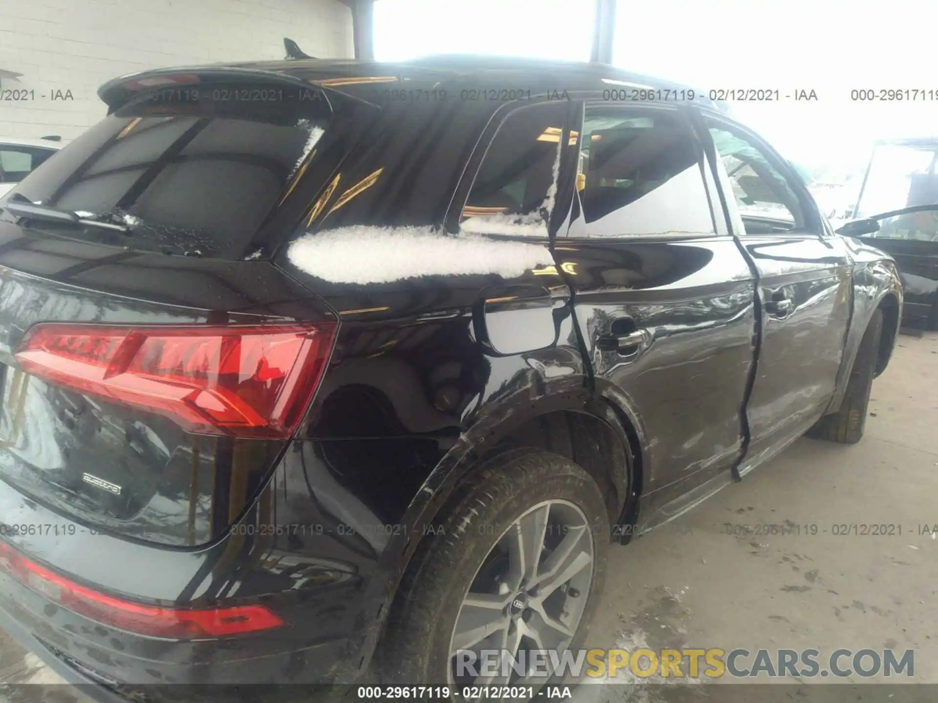 4 Photograph of a damaged car WA1BNAFY0L2061073 AUDI Q5 2020