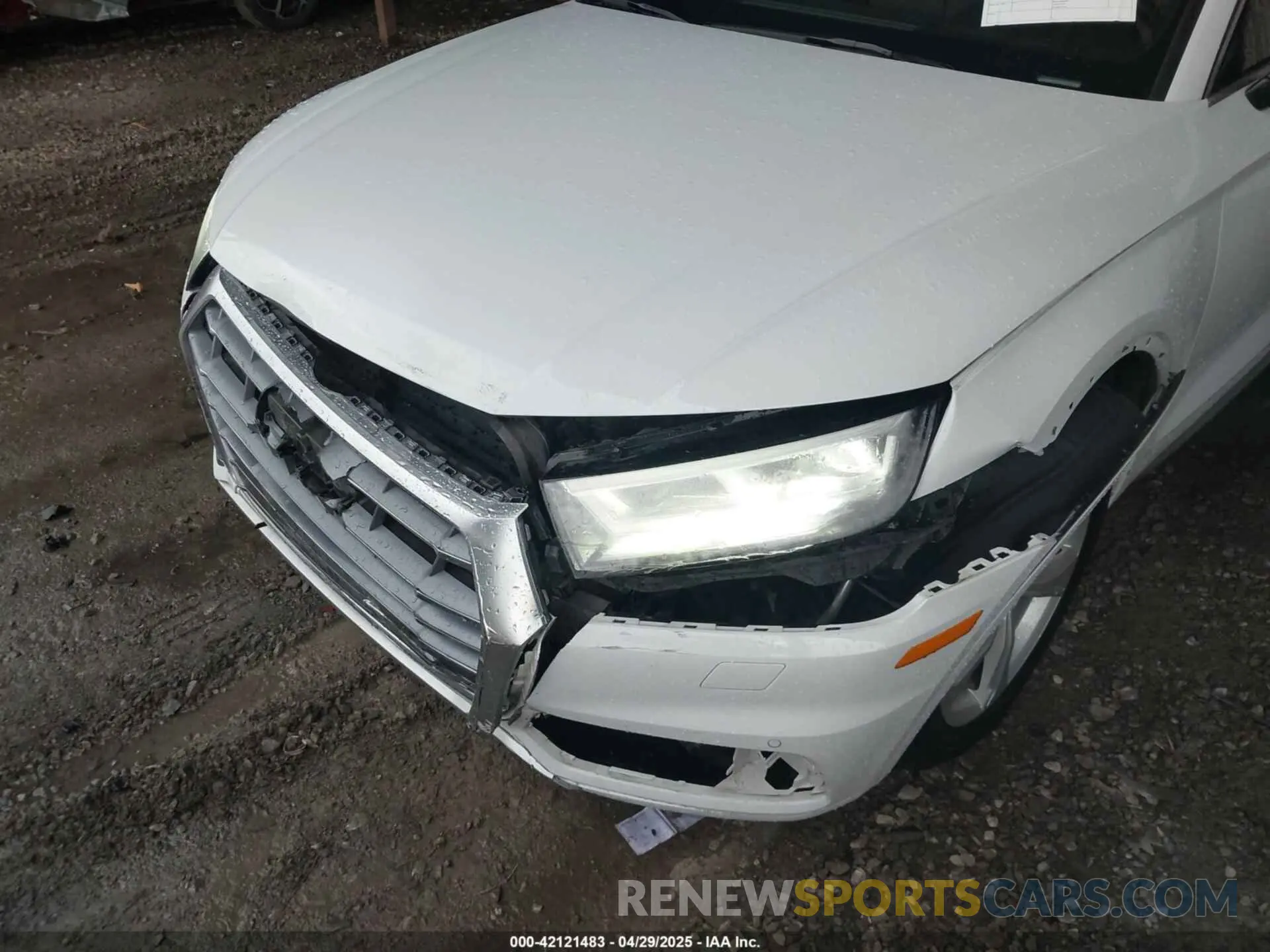 12 Photograph of a damaged car WA1BNAFY0L2105010 AUDI Q5 2020