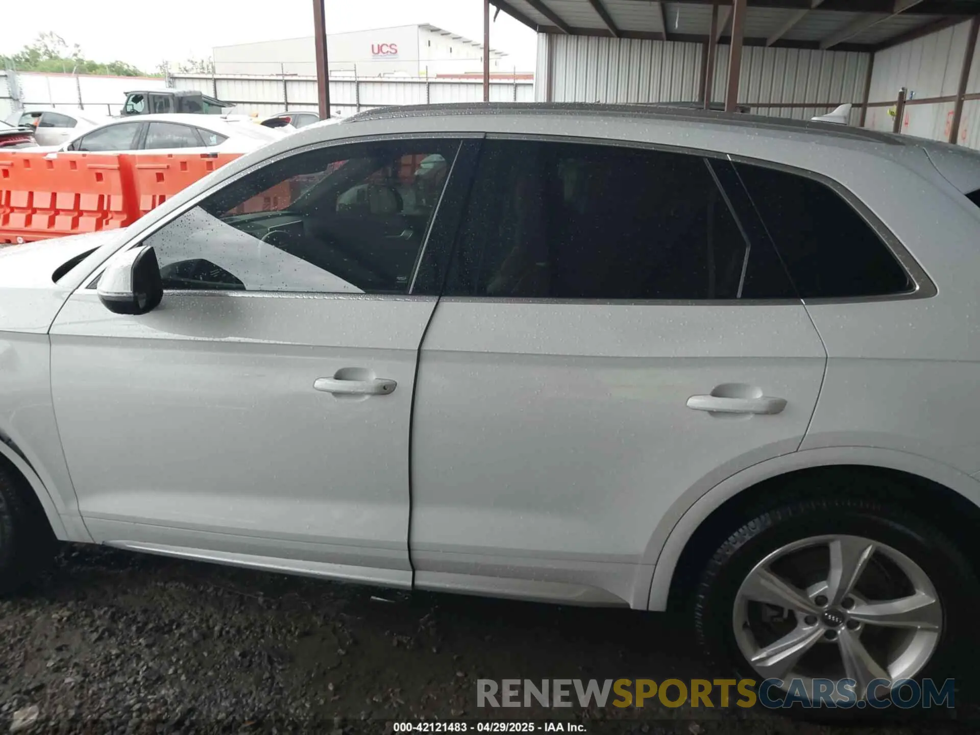 15 Photograph of a damaged car WA1BNAFY0L2105010 AUDI Q5 2020