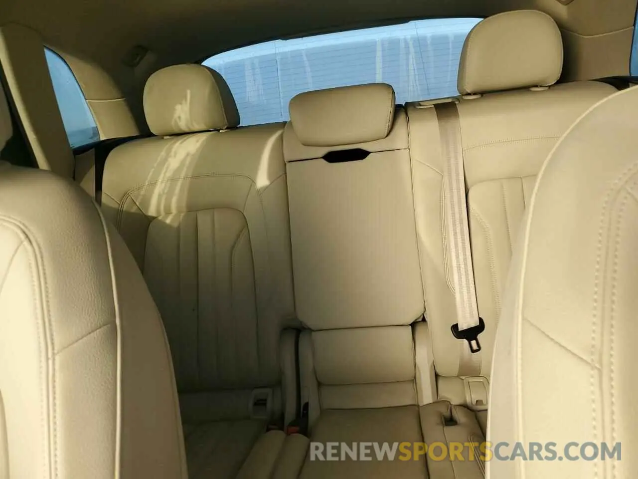 10 Photograph of a damaged car WA1BNAFY1L2014005 AUDI Q5 2020