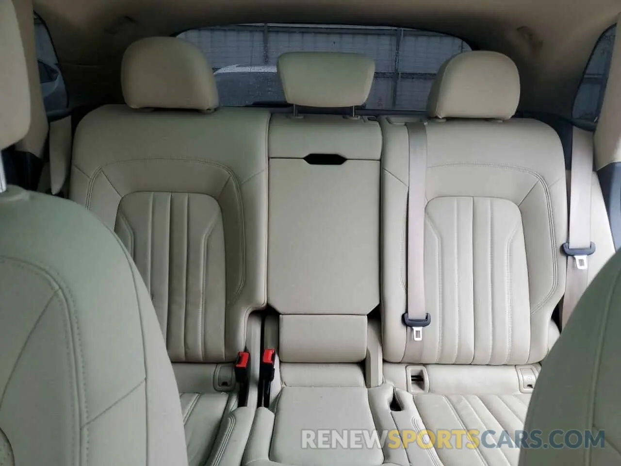 10 Photograph of a damaged car WA1BNAFY1L2069117 AUDI Q5 2020