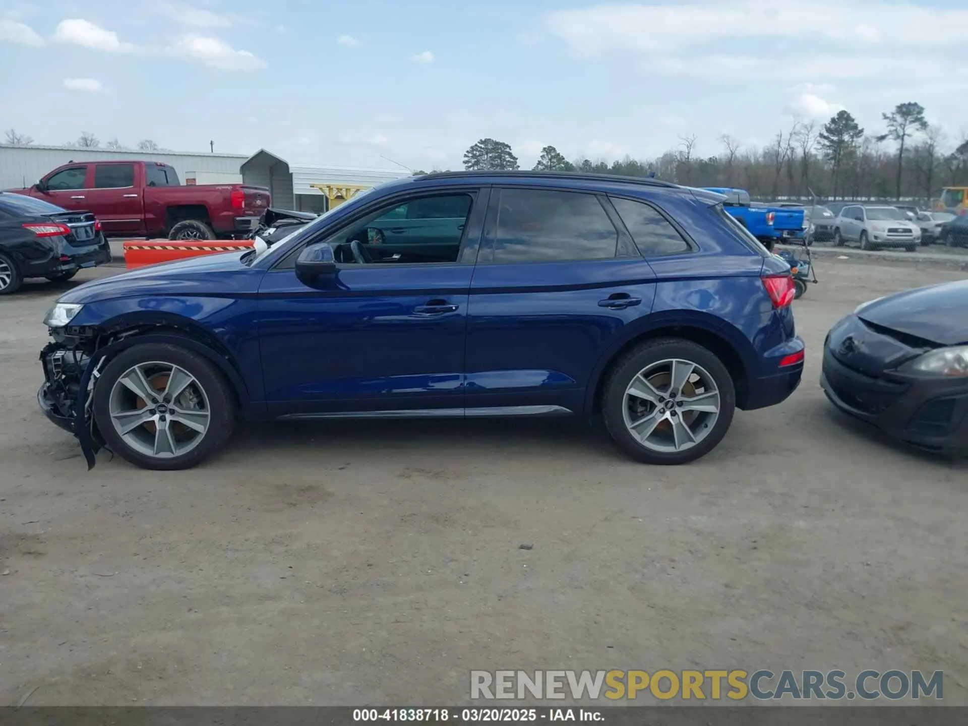 14 Photograph of a damaged car WA1BNAFY2L2011761 AUDI Q5 2020