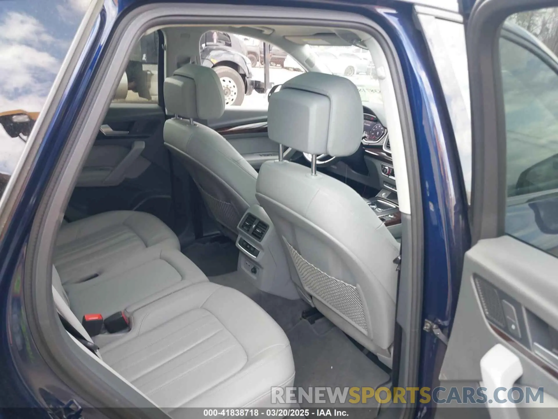 8 Photograph of a damaged car WA1BNAFY2L2011761 AUDI Q5 2020