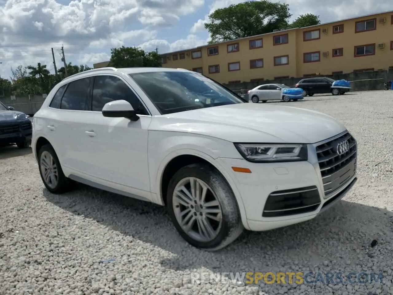 4 Photograph of a damaged car WA1BNAFY2L2054786 AUDI Q5 2020