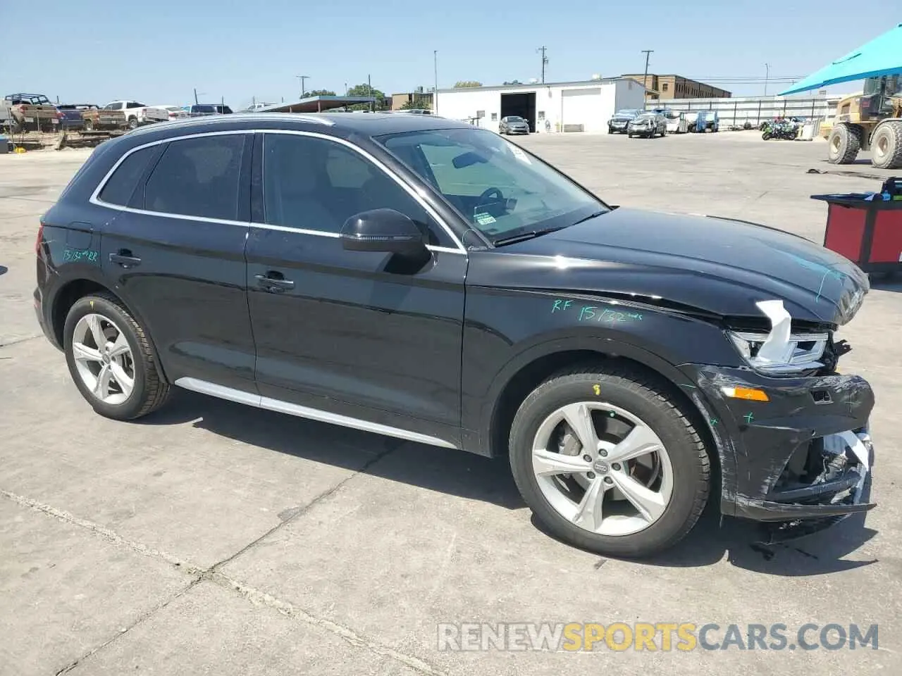 4 Photograph of a damaged car WA1BNAFY3L2055283 AUDI Q5 2020