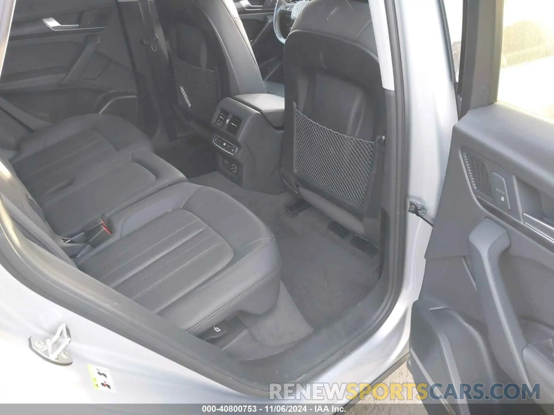 8 Photograph of a damaged car WA1BNAFY3L2059818 AUDI Q5 2020