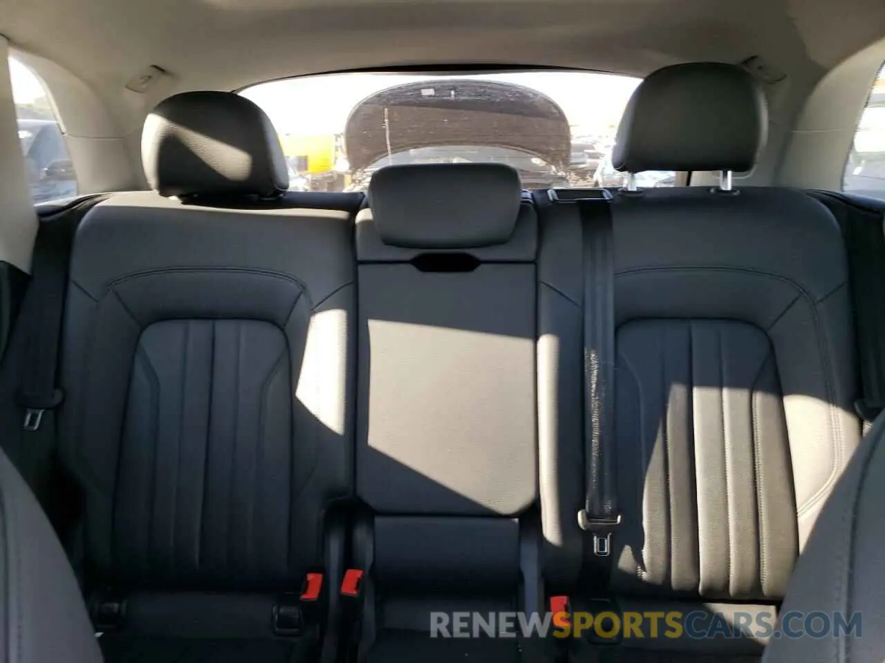10 Photograph of a damaged car WA1BNAFY3L2069233 AUDI Q5 2020