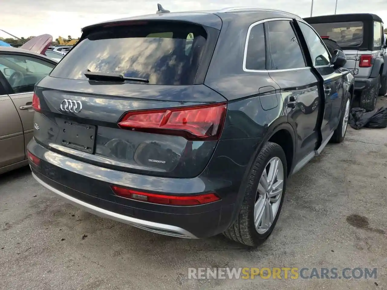 4 Photograph of a damaged car WA1BNAFY3L2075243 AUDI Q5 2020