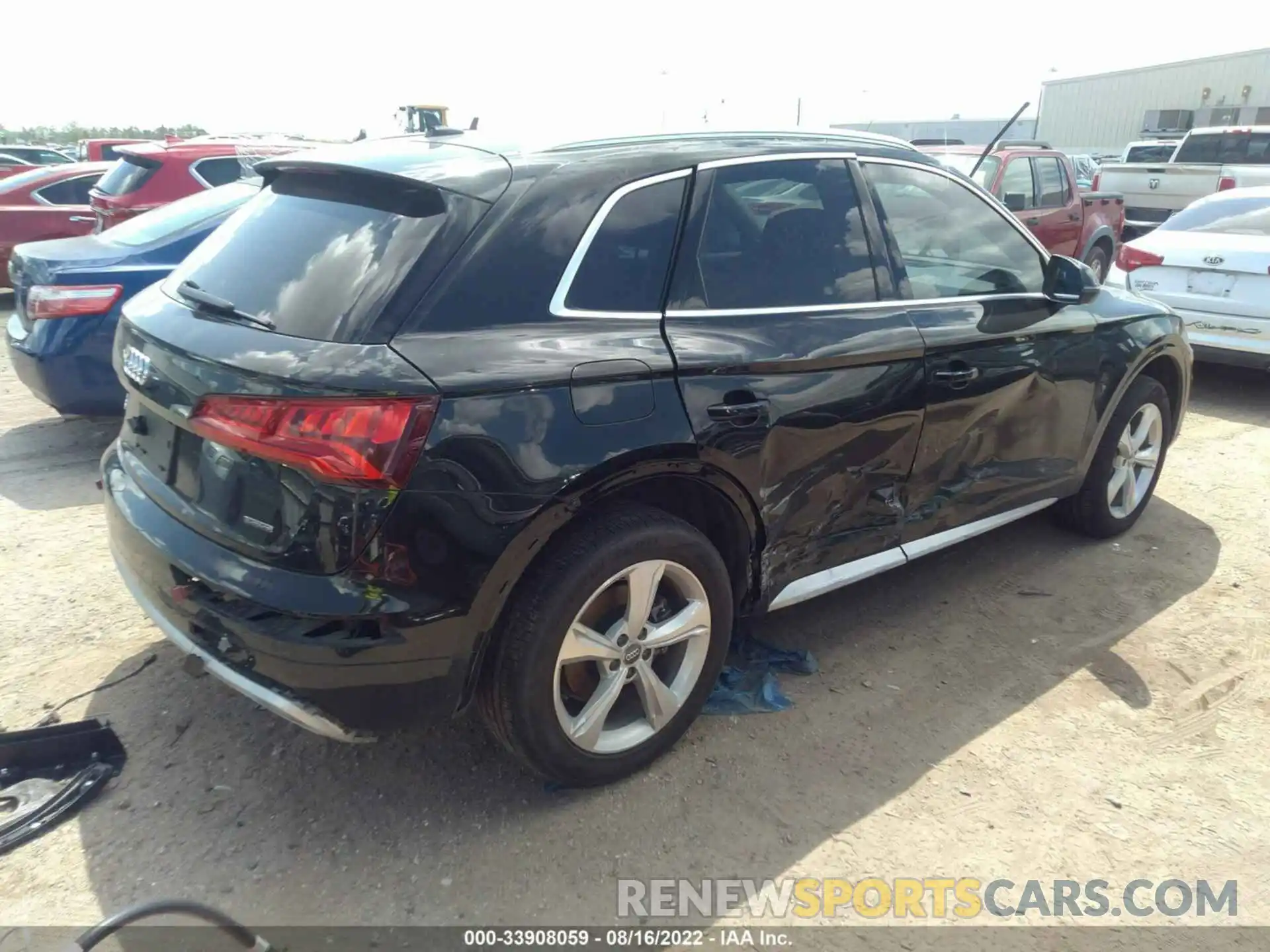 4 Photograph of a damaged car WA1BNAFY3L2082287 AUDI Q5 2020