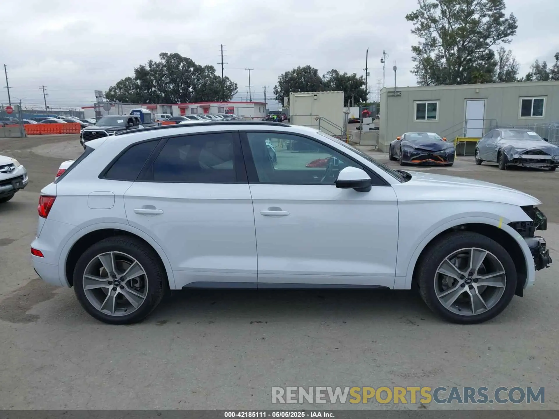 14 Photograph of a damaged car WA1BNAFY3L2098991 AUDI Q5 2020