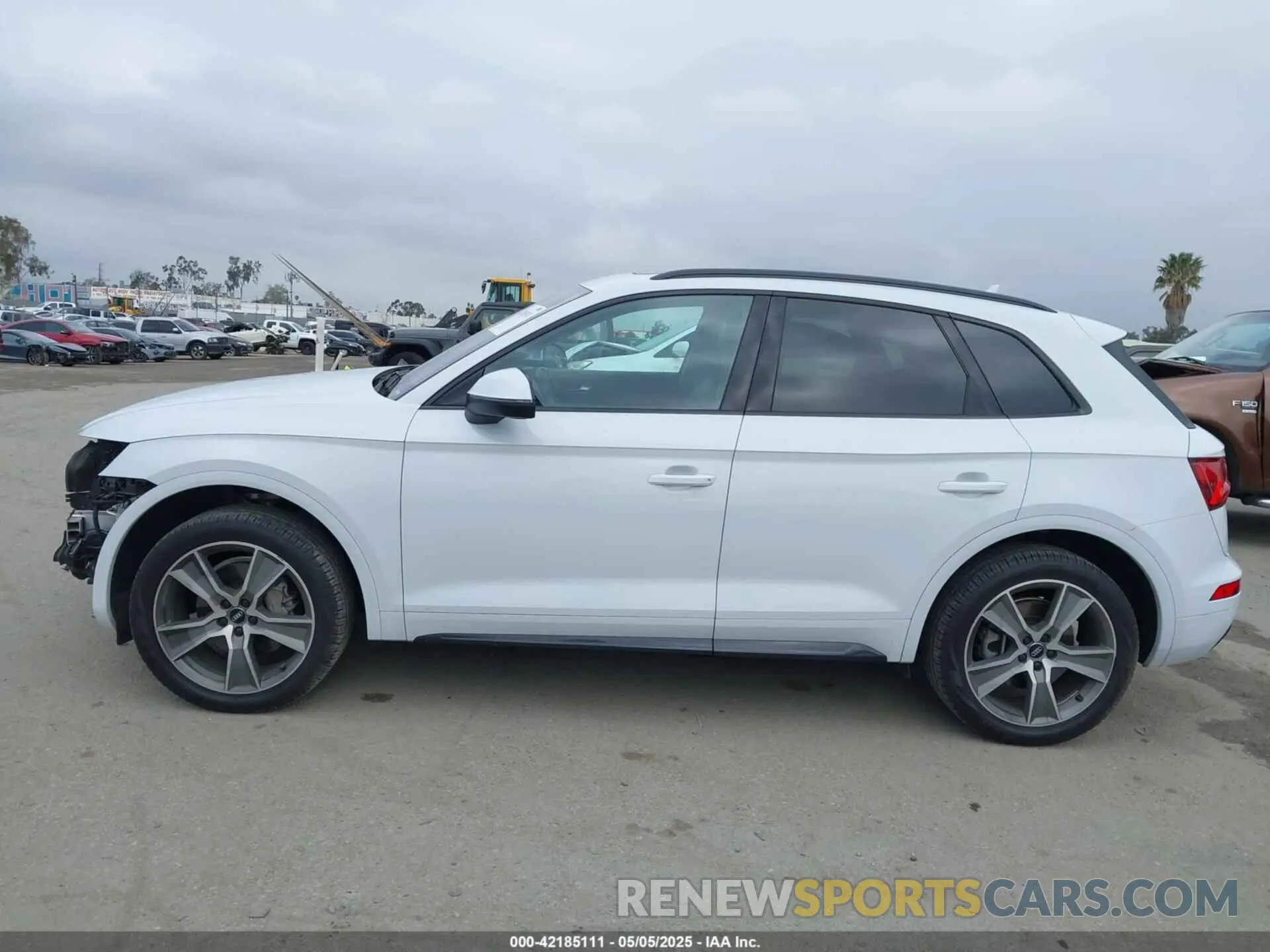 15 Photograph of a damaged car WA1BNAFY3L2098991 AUDI Q5 2020