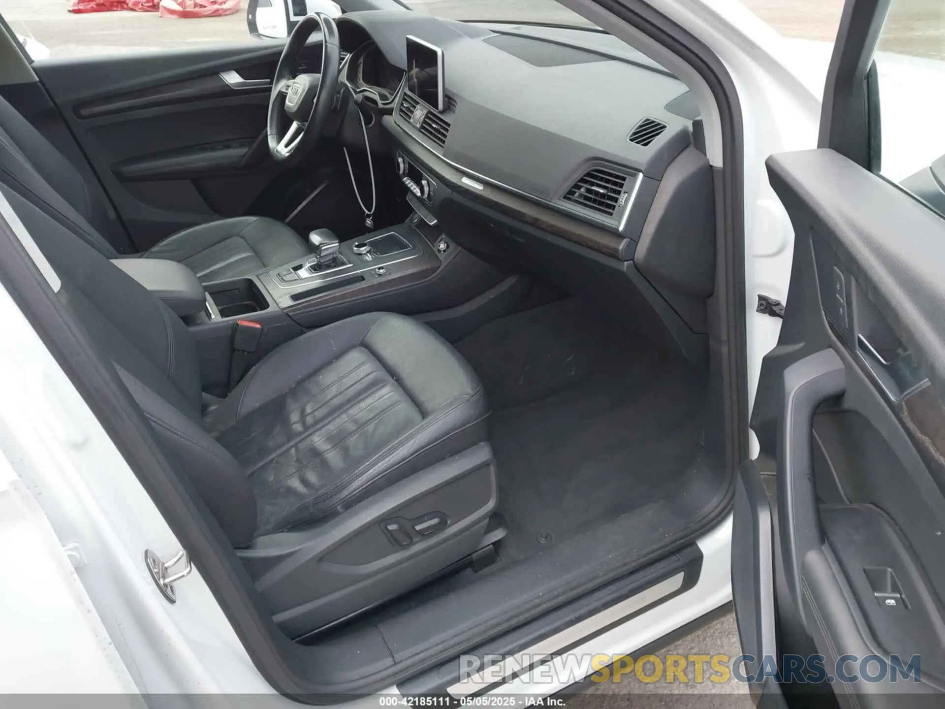5 Photograph of a damaged car WA1BNAFY3L2098991 AUDI Q5 2020