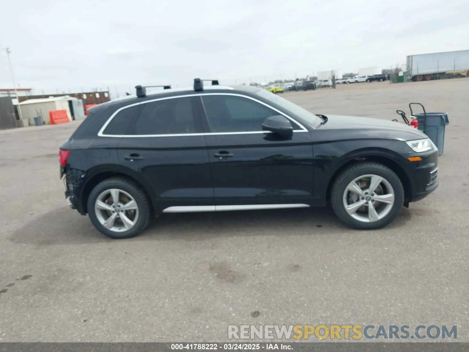 14 Photograph of a damaged car WA1BNAFY4L2006576 AUDI Q5 2020