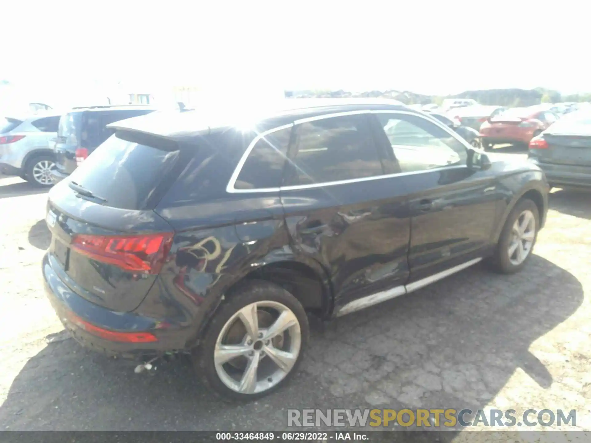 4 Photograph of a damaged car WA1BNAFY4L2067619 AUDI Q5 2020