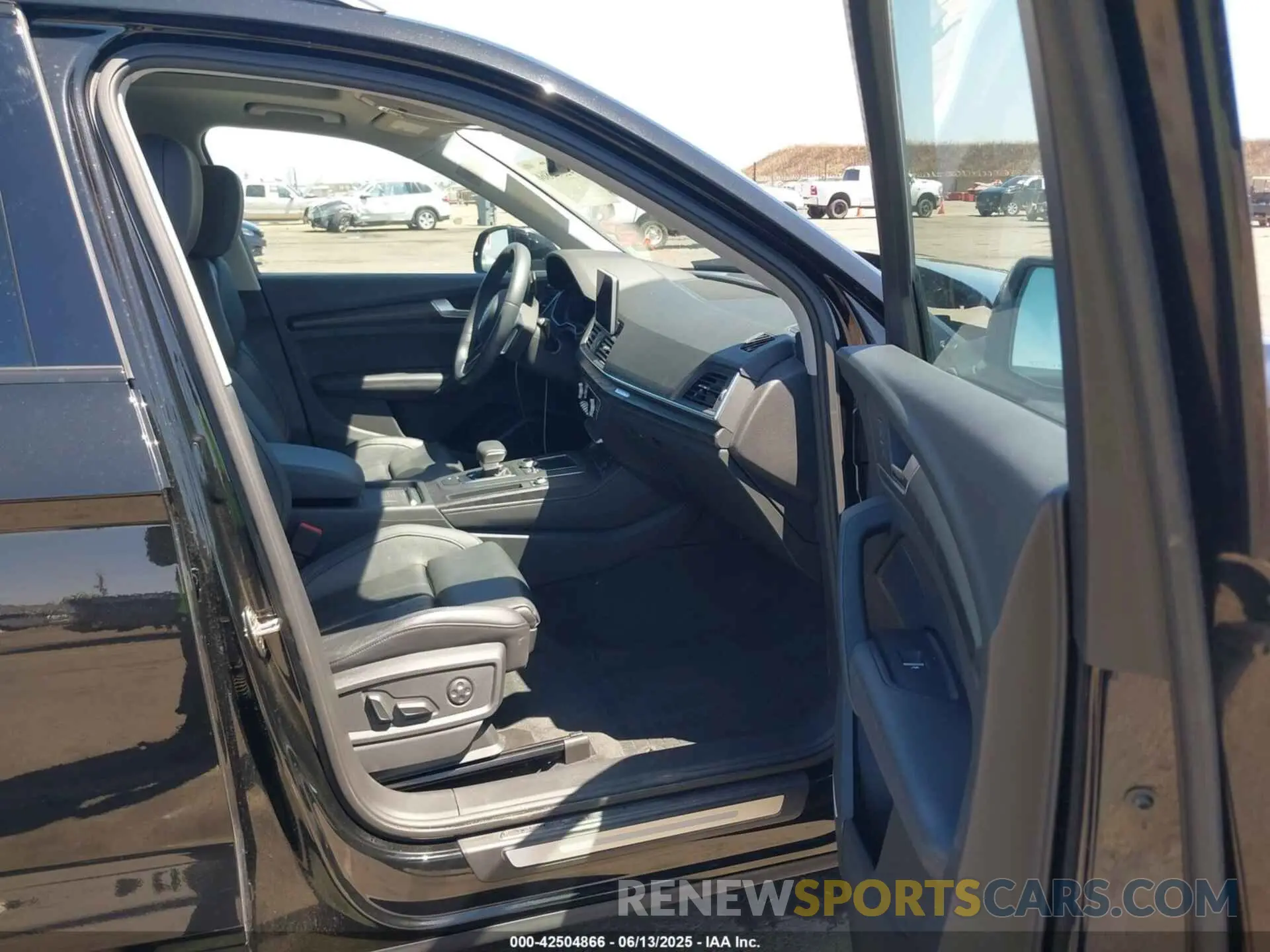 5 Photograph of a damaged car WA1BNAFY4L2093573 AUDI Q5 2020