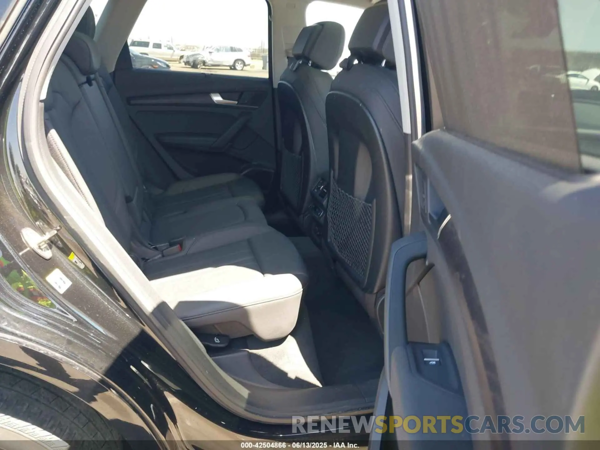 8 Photograph of a damaged car WA1BNAFY4L2093573 AUDI Q5 2020