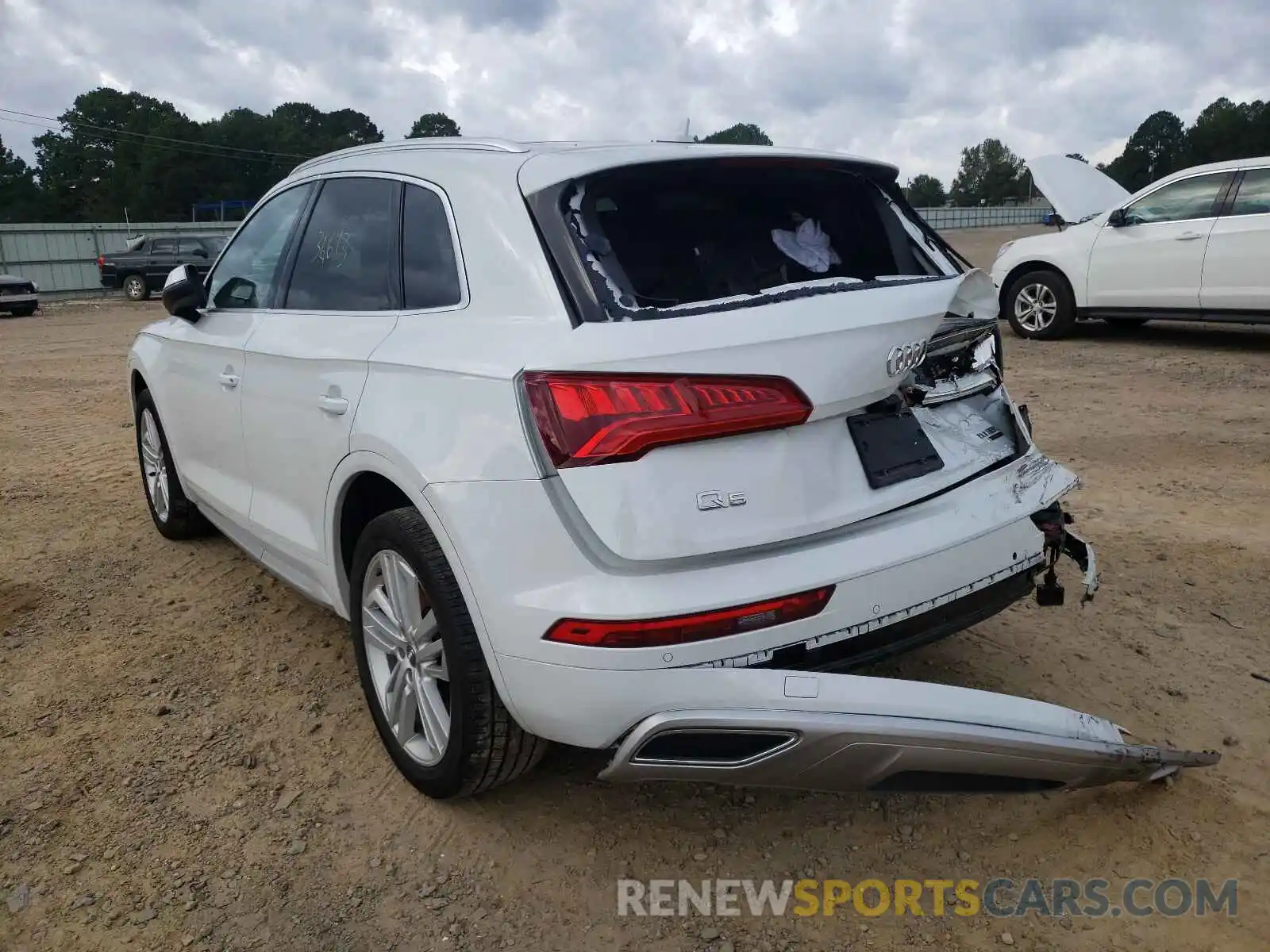 3 Photograph of a damaged car WA1BNAFY5L2013598 AUDI Q5 2020