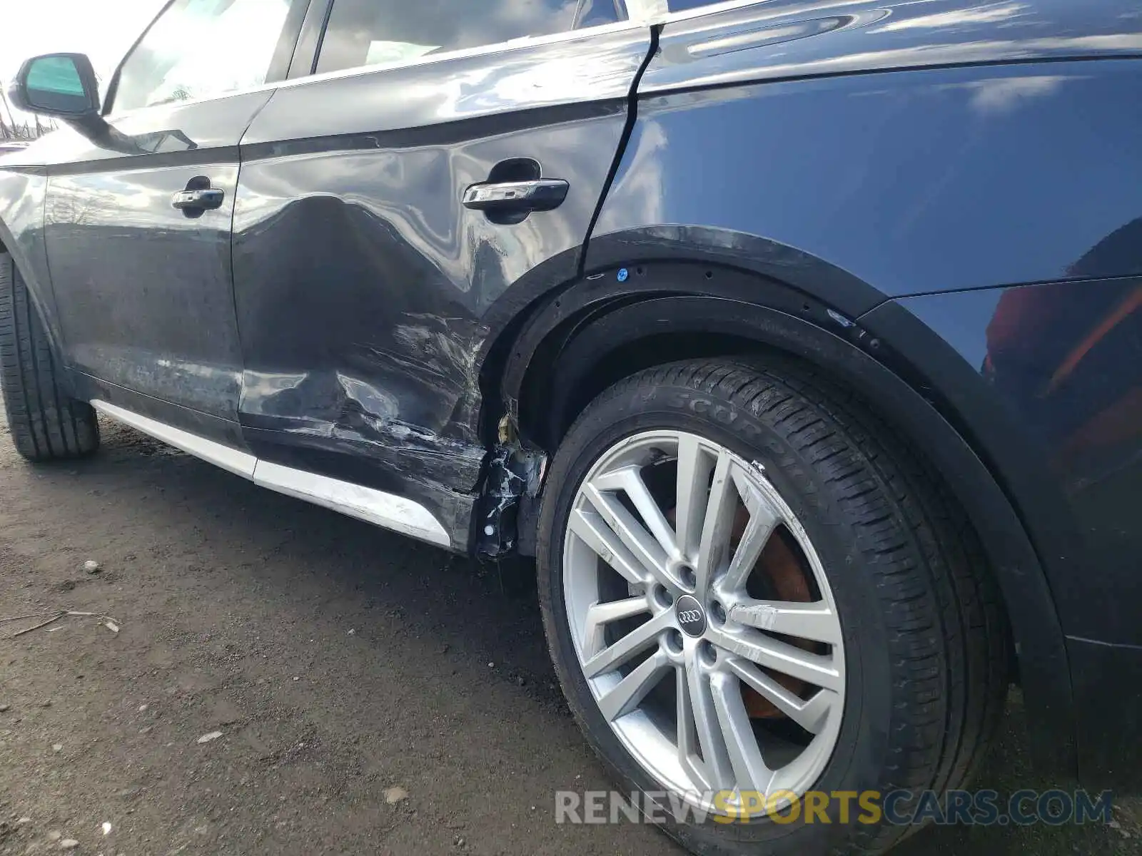 9 Photograph of a damaged car WA1BNAFY5L2018624 AUDI Q5 2020