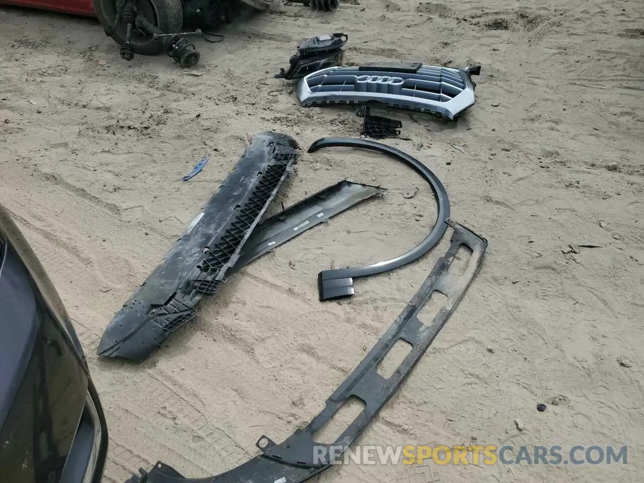 13 Photograph of a damaged car WA1BNAFY5L2066303 AUDI Q5 2020