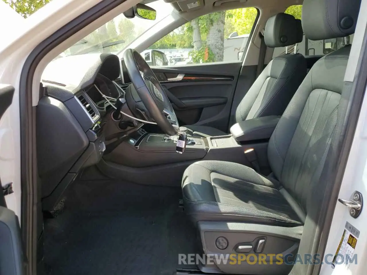 7 Photograph of a damaged car WA1BNAFY5L2081013 AUDI Q5 2020