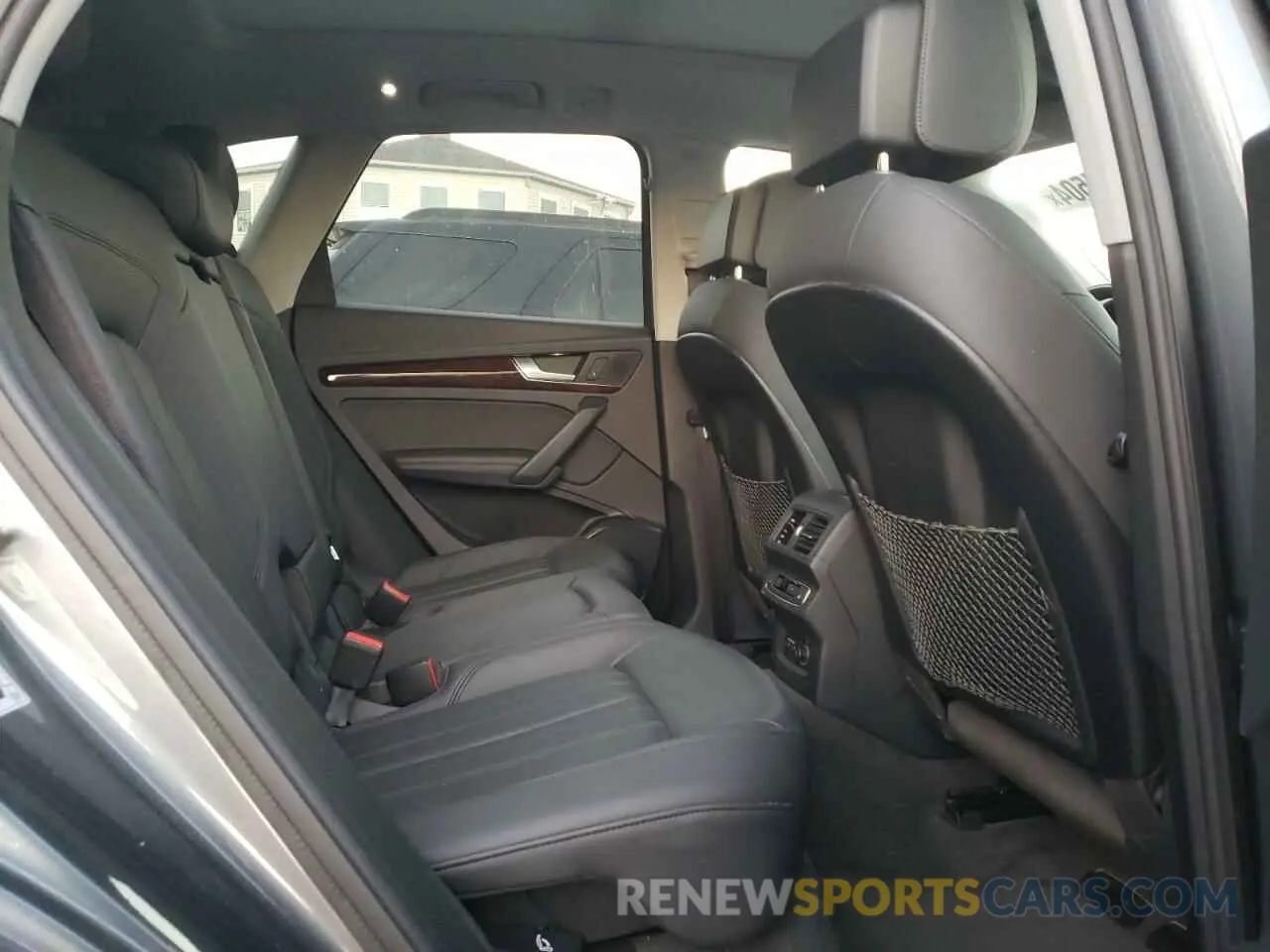 10 Photograph of a damaged car WA1BNAFY8L2051178 AUDI Q5 2020