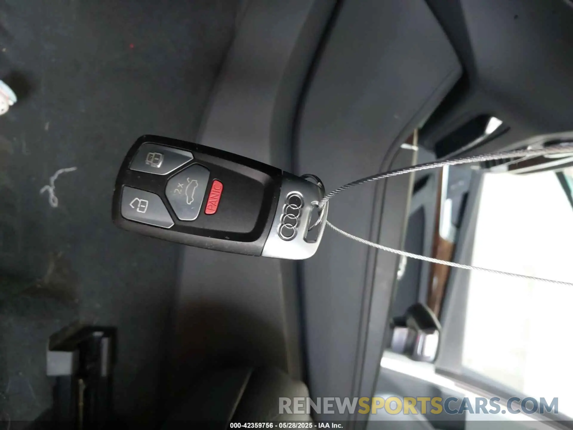 11 Photograph of a damaged car WA1BNAFY9L2016407 AUDI Q5 2020