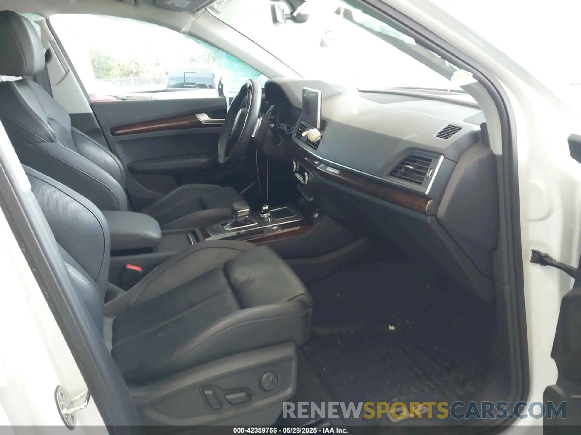5 Photograph of a damaged car WA1BNAFY9L2016407 AUDI Q5 2020