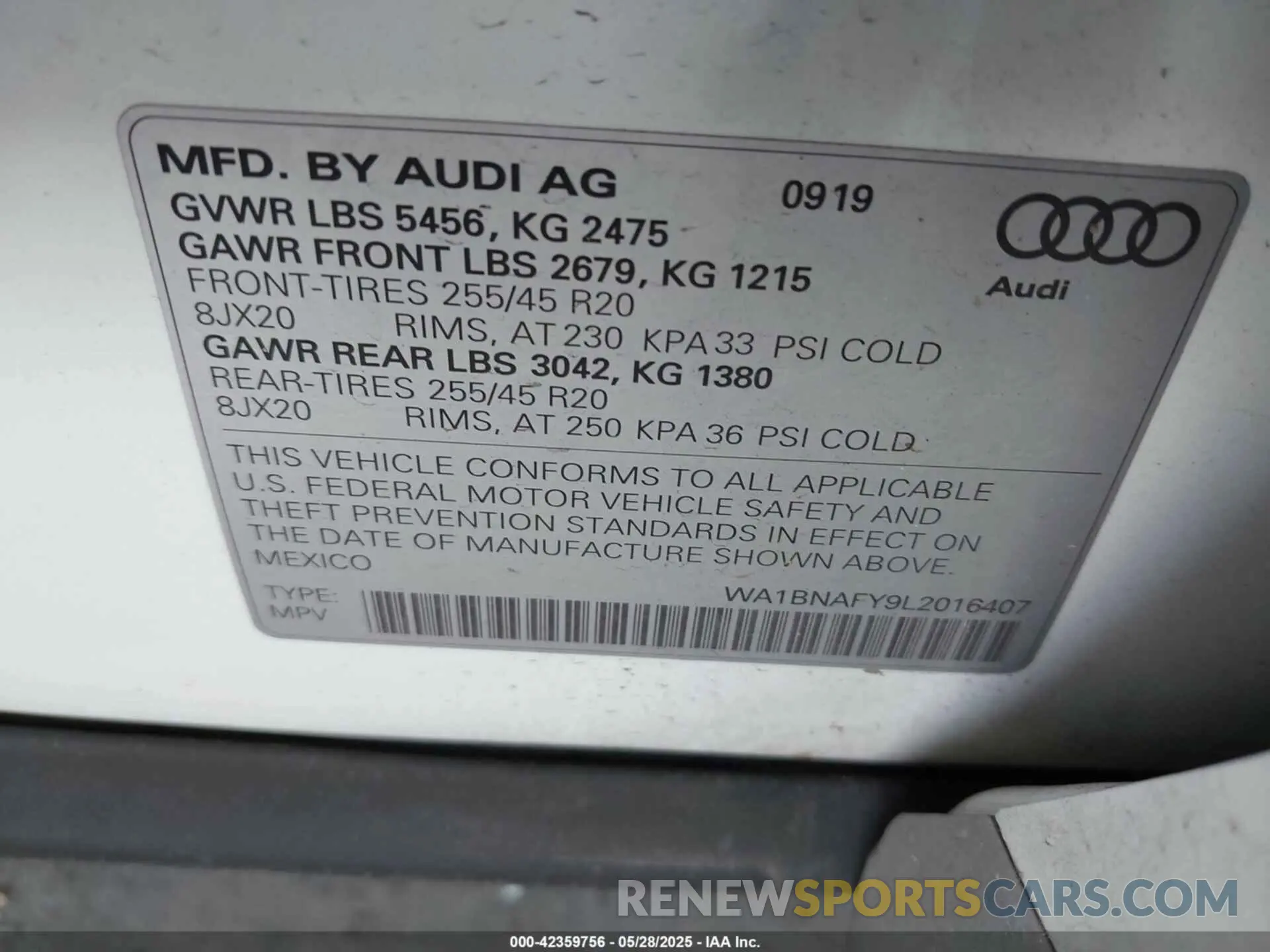 9 Photograph of a damaged car WA1BNAFY9L2016407 AUDI Q5 2020