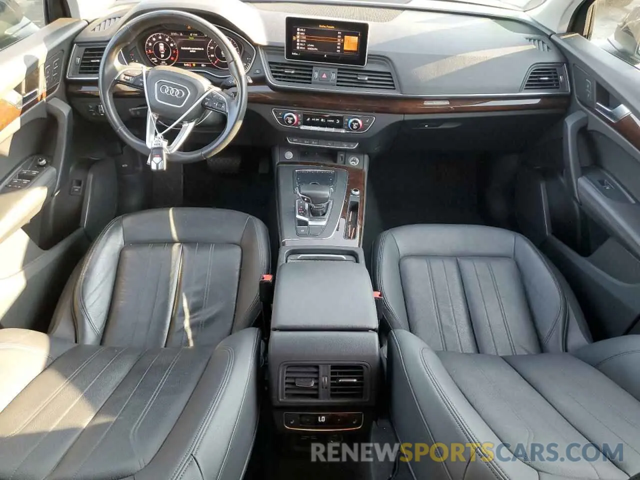 8 Photograph of a damaged car WA1BNAFY9L2059662 AUDI Q5 2020