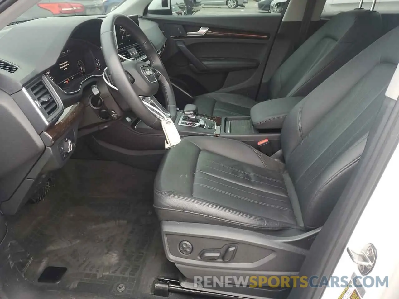 7 Photograph of a damaged car WA1BNAFYXL2024192 AUDI Q5 2020