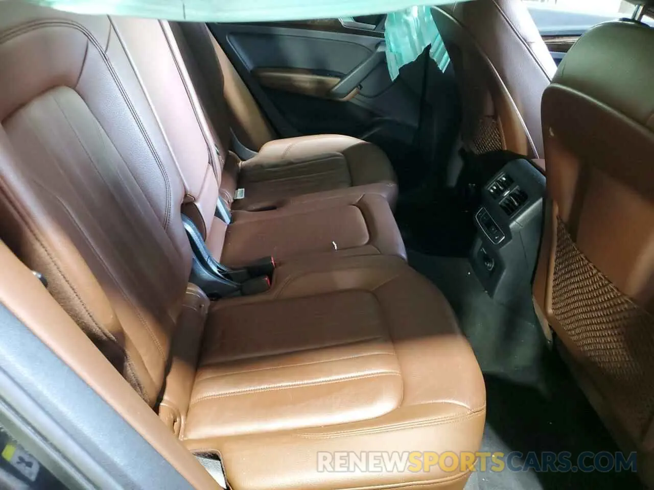 11 Photograph of a damaged car WA1BNAFYXL2037475 AUDI Q5 2020