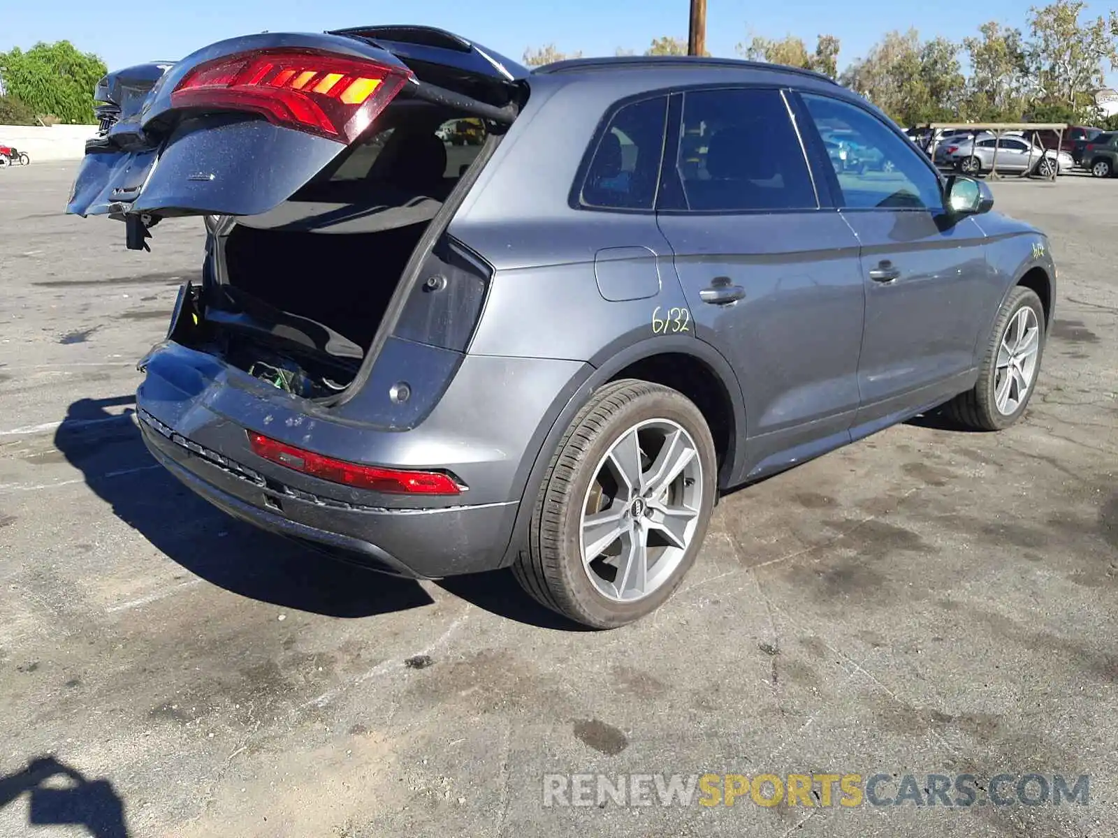 4 Photograph of a damaged car WA1BNAFYXL2046290 AUDI Q5 2020