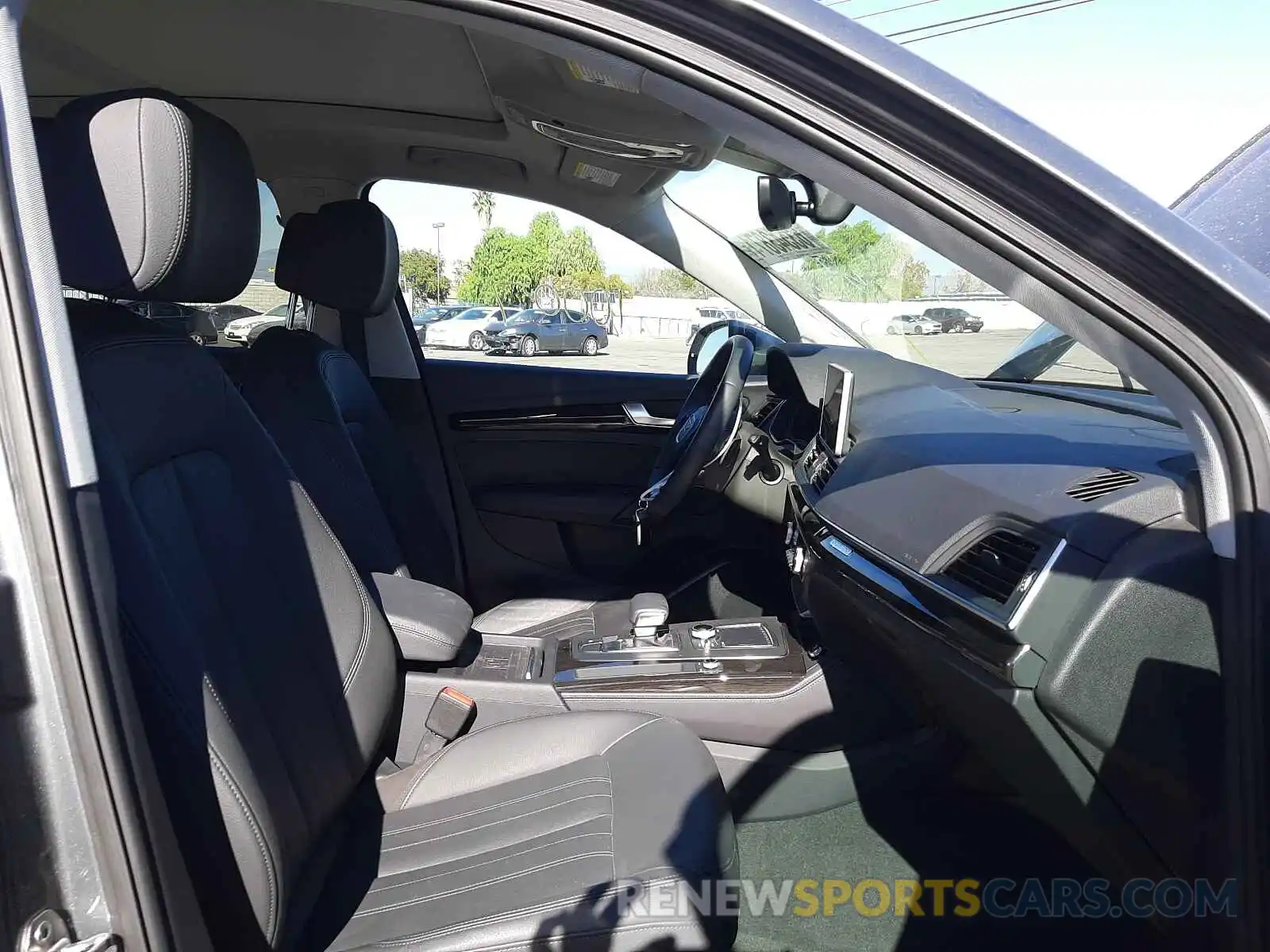 5 Photograph of a damaged car WA1BNAFYXL2046290 AUDI Q5 2020