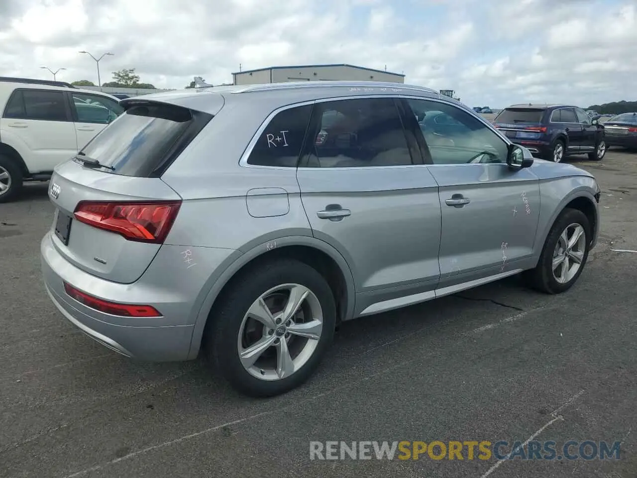 3 Photograph of a damaged car WA1BNAFYXL2051344 AUDI Q5 2020