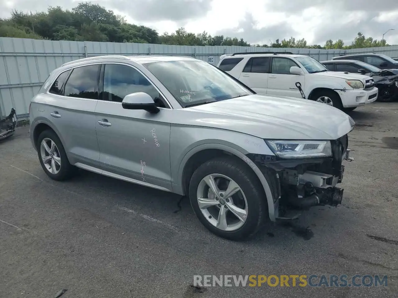 4 Photograph of a damaged car WA1BNAFYXL2051344 AUDI Q5 2020
