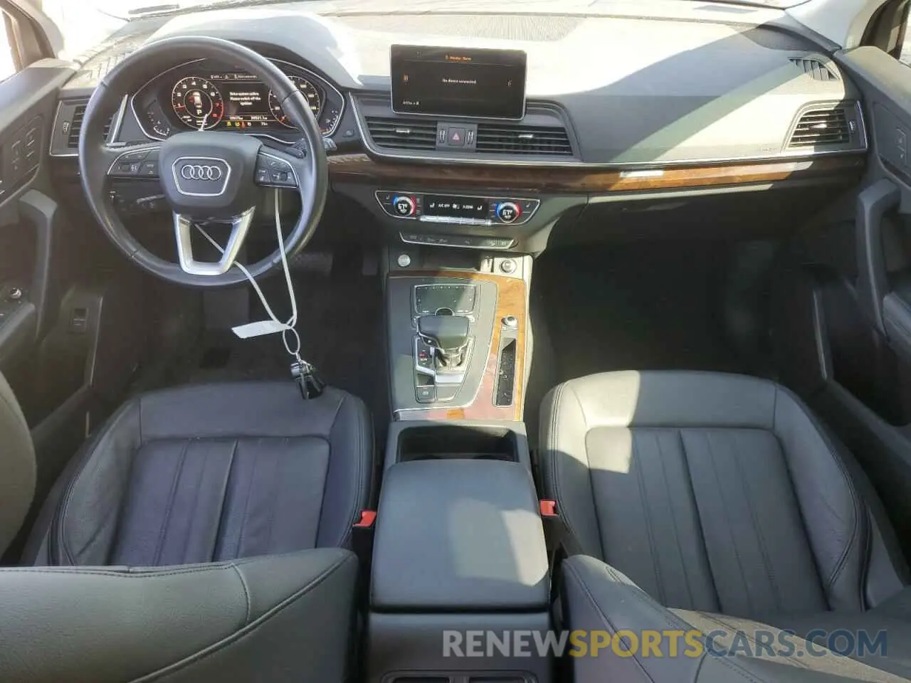 8 Photograph of a damaged car WA1BNAFYXL2058083 AUDI Q5 2020