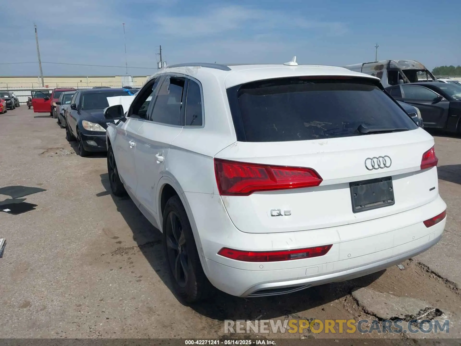 3 Photograph of a damaged car WA1CNAFY0L2092800 AUDI Q5 2020