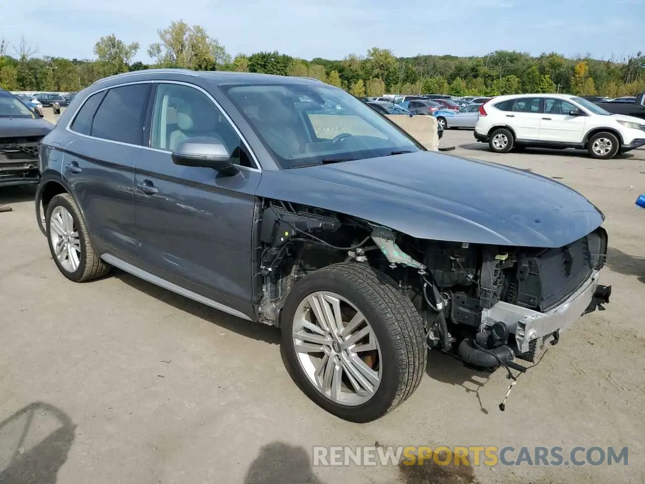 4 Photograph of a damaged car WA1CNAFY7L2030679 AUDI Q5 2020