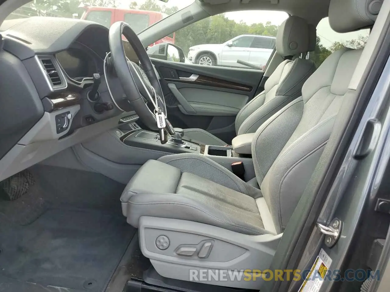 7 Photograph of a damaged car WA1CNAFY7L2030679 AUDI Q5 2020