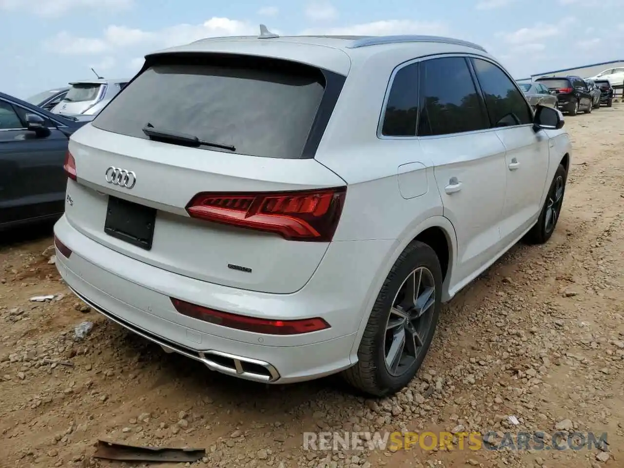 4 Photograph of a damaged car WA1E2AFY0L2053495 AUDI Q5 2020