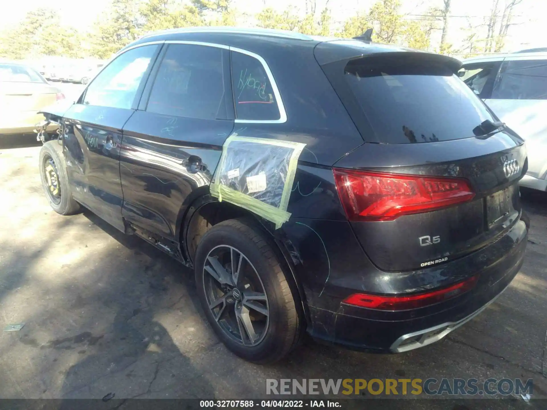 3 Photograph of a damaged car WA1E2AFY3L2087172 AUDI Q5 2020