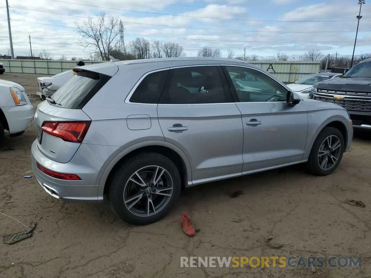 3 Photograph of a damaged car WA1E2AFY5L2046865 AUDI Q5 2020