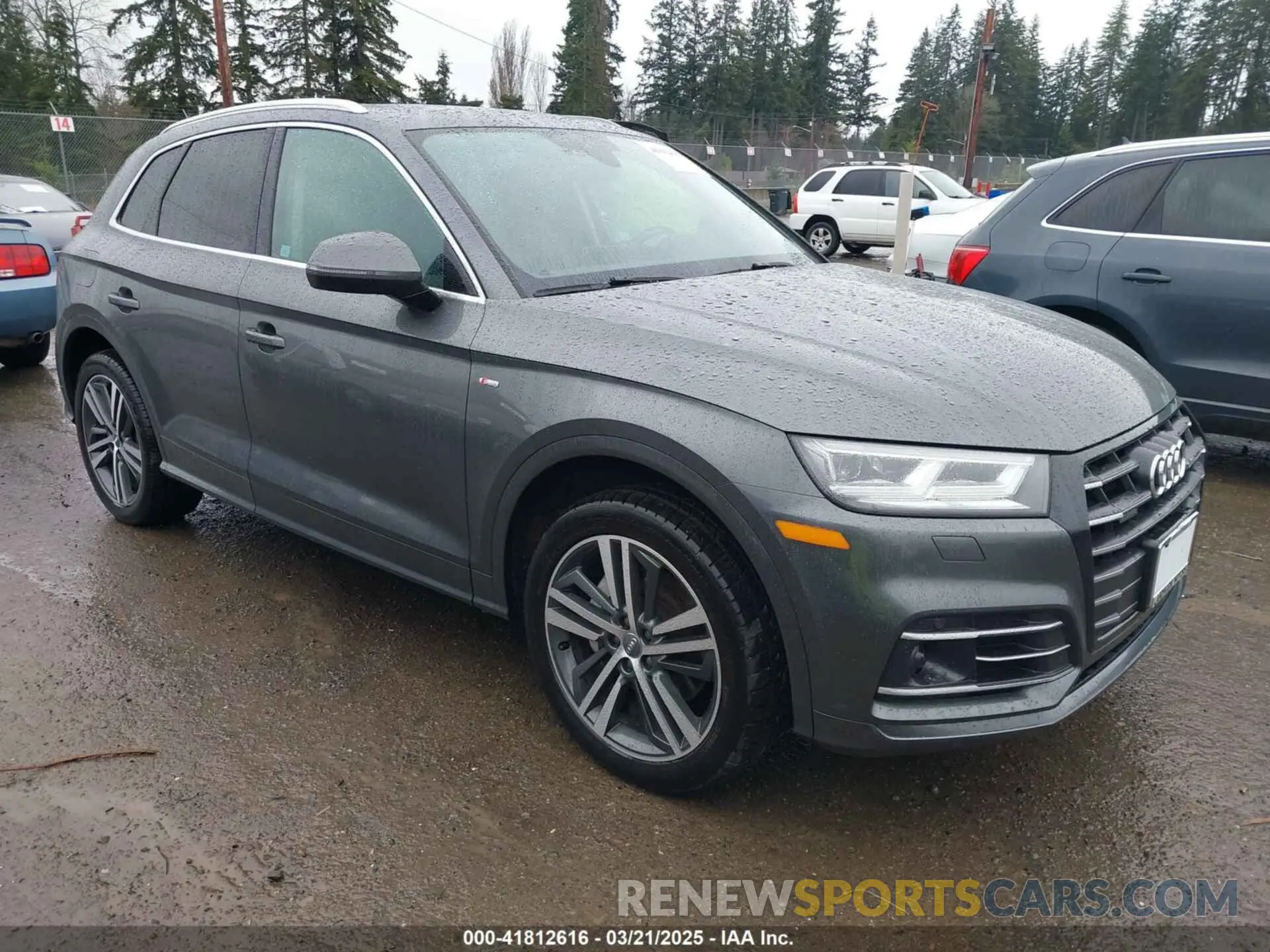 1 Photograph of a damaged car WA1E2AFY5L2106711 AUDI Q5 2020
