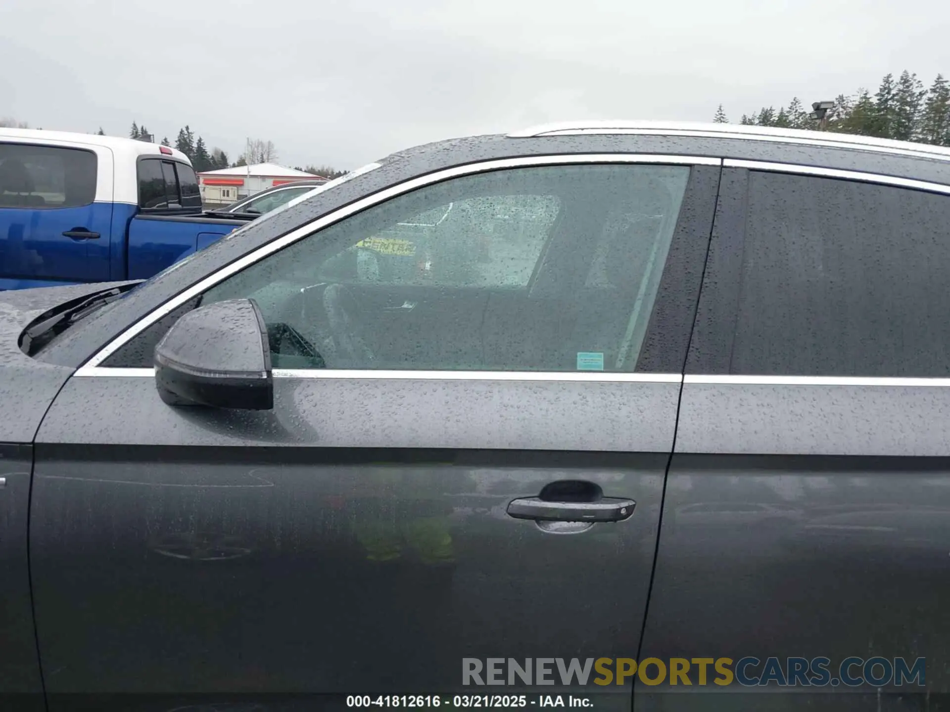 14 Photograph of a damaged car WA1E2AFY5L2106711 AUDI Q5 2020
