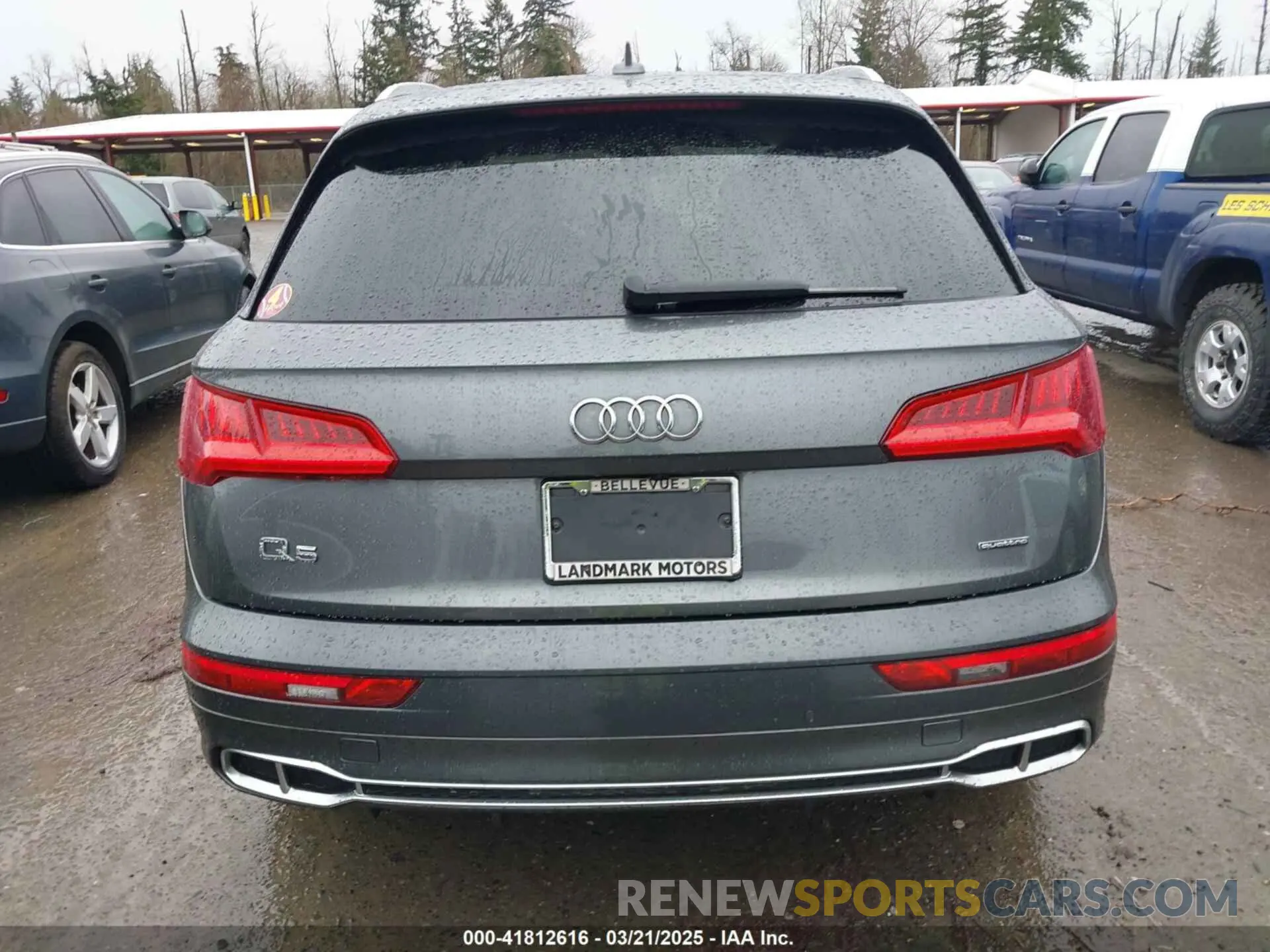 16 Photograph of a damaged car WA1E2AFY5L2106711 AUDI Q5 2020