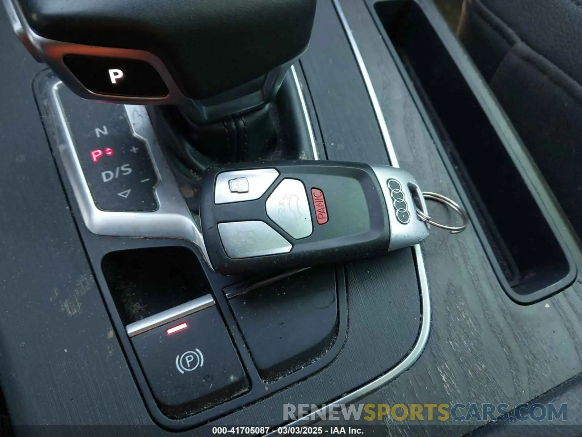 11 Photograph of a damaged car WA1E2AFY6L2066879 AUDI Q5 2020